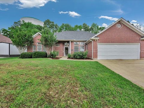 301 Whitehouse Oaks Street Lufkin TX 75901