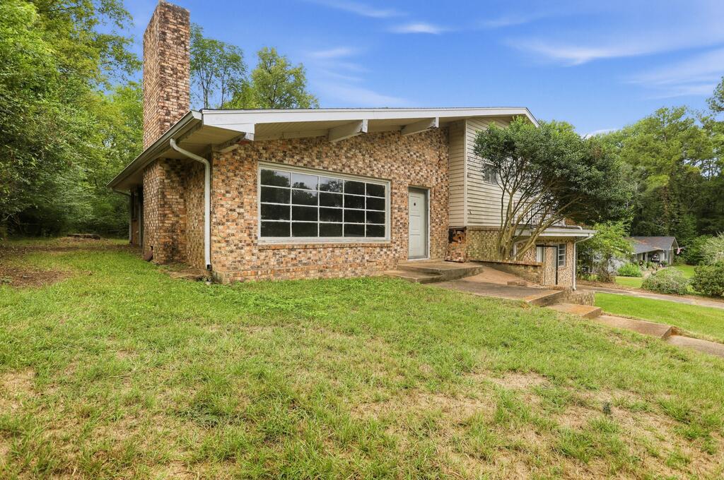 335 Lakewood Drive