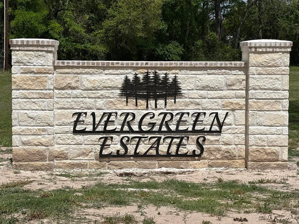 109 Everwood Court