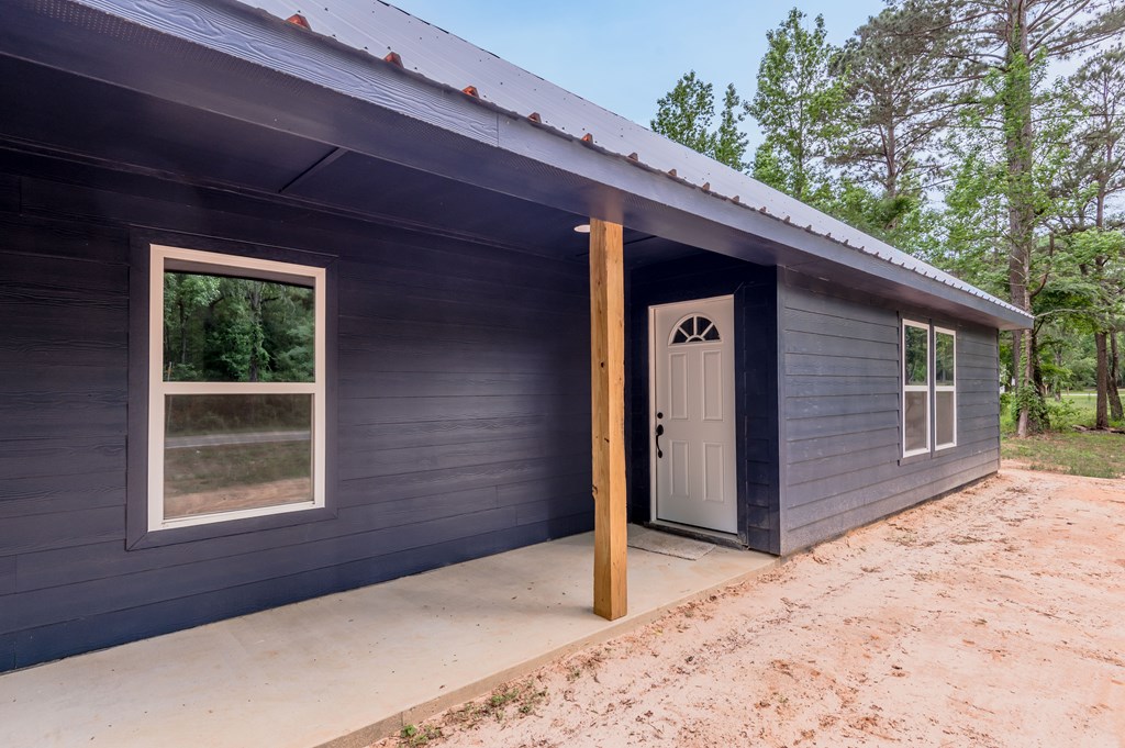 304 N FM 225