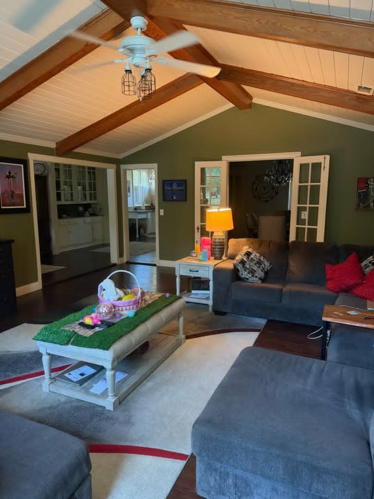 709 Pinetree Lane