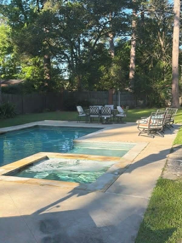 709 Pinetree Lane