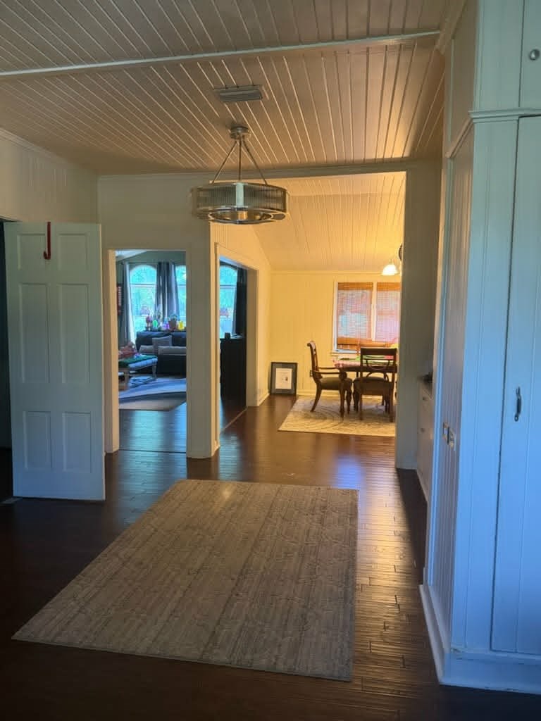 709 Pinetree Lane