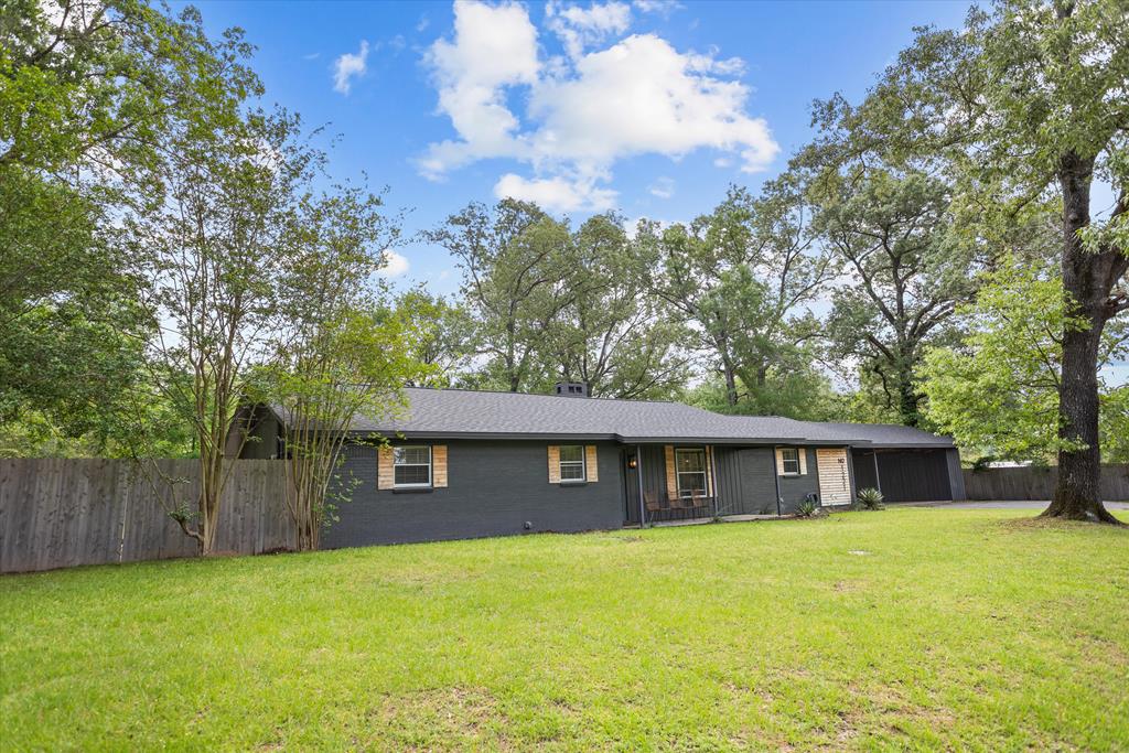 1221 Lone Star Road