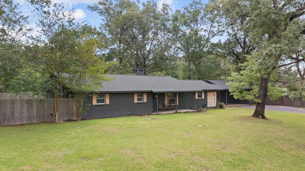 1221 Lone Star Road