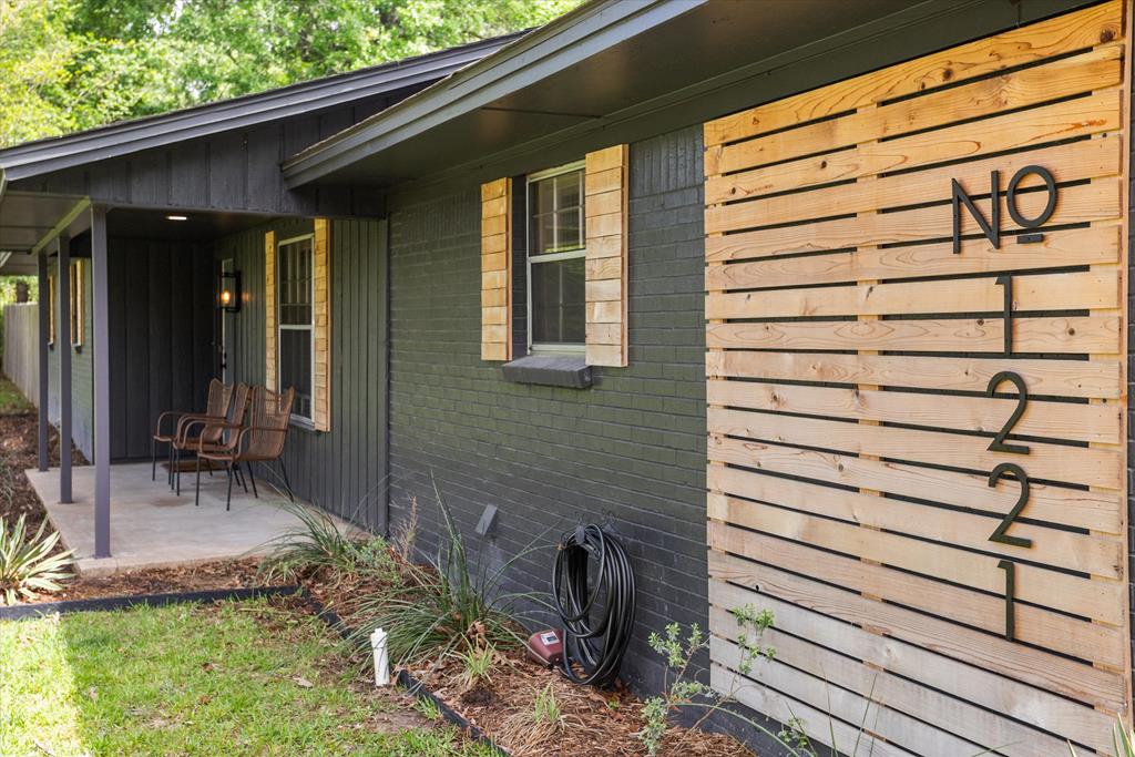 1221 Lone Star Road