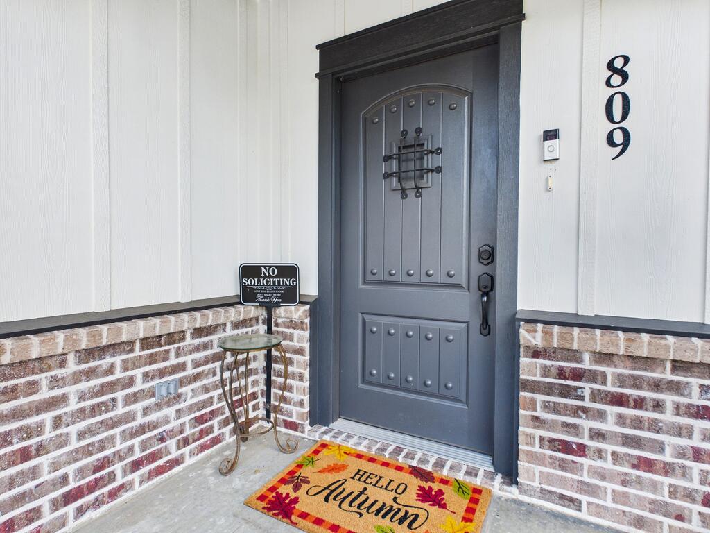 809 Scarlet Oak Street