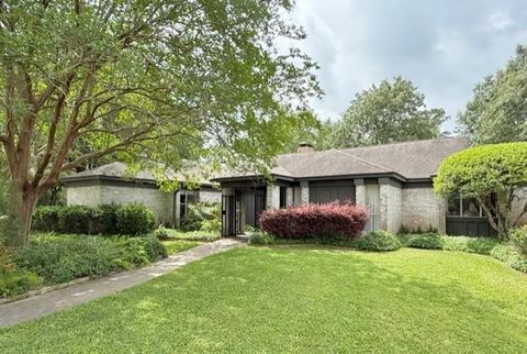 302 Crown Colony Drive Lufkin TX 75901