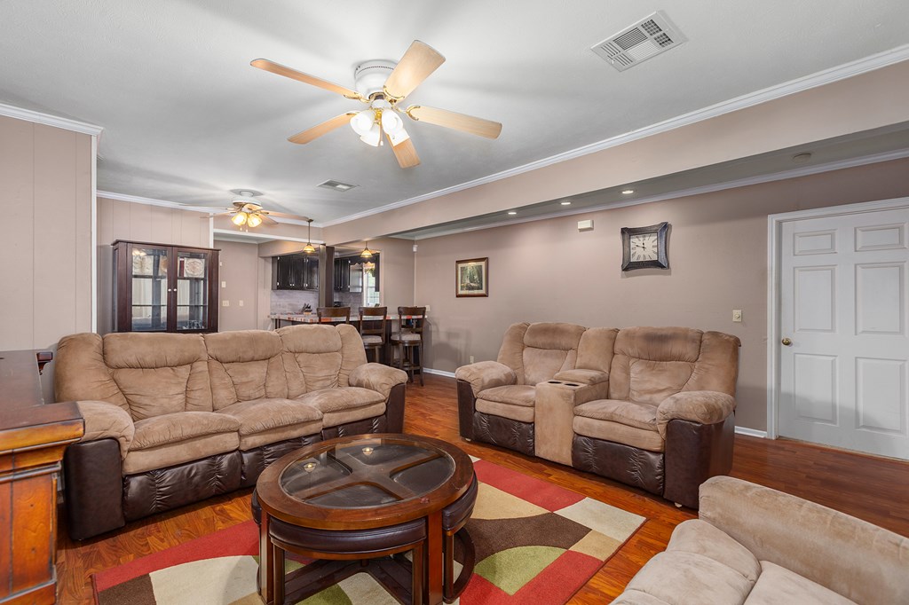1301 Briarwood Dr