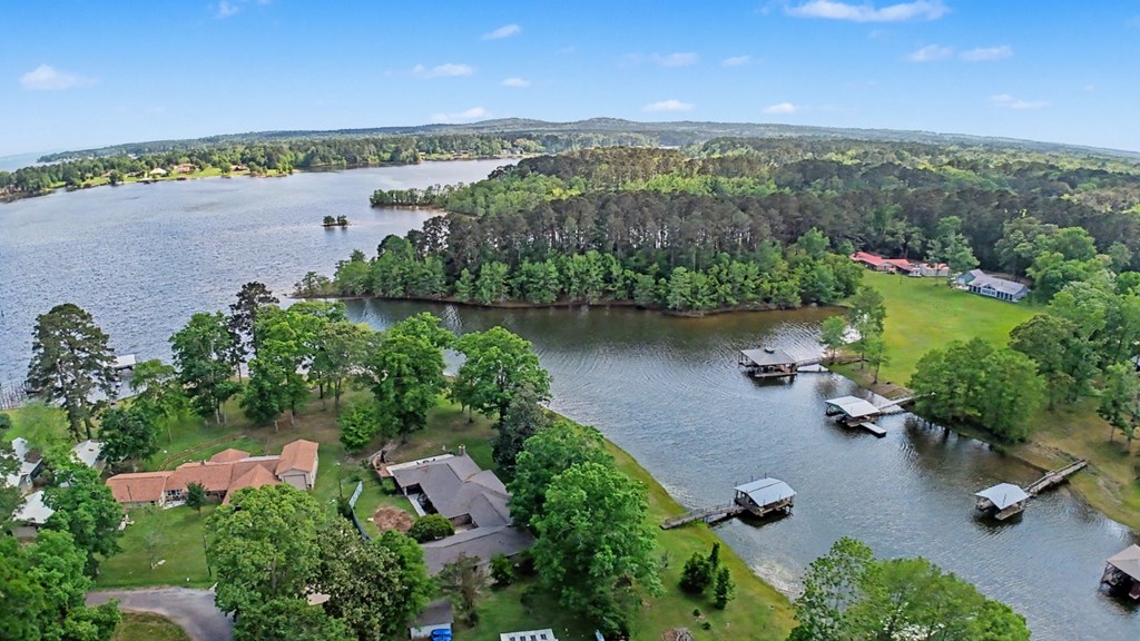 212 Oakleaf Circle