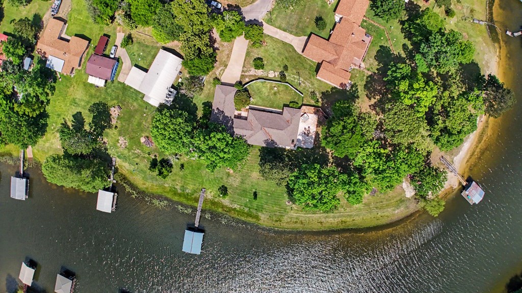 212 Oakleaf Circle