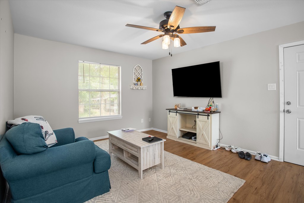 2521 Pearl 102