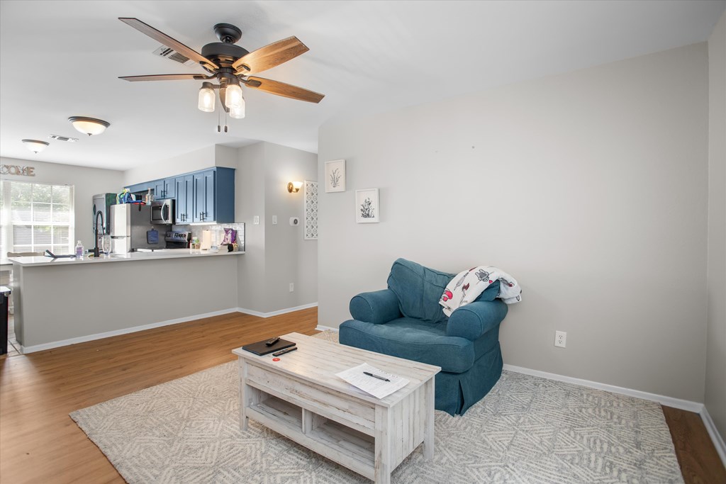 2521 Pearl 102