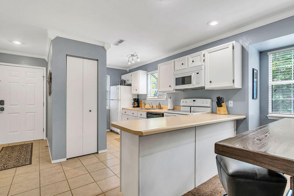 Lantern Bay Condos - Residential