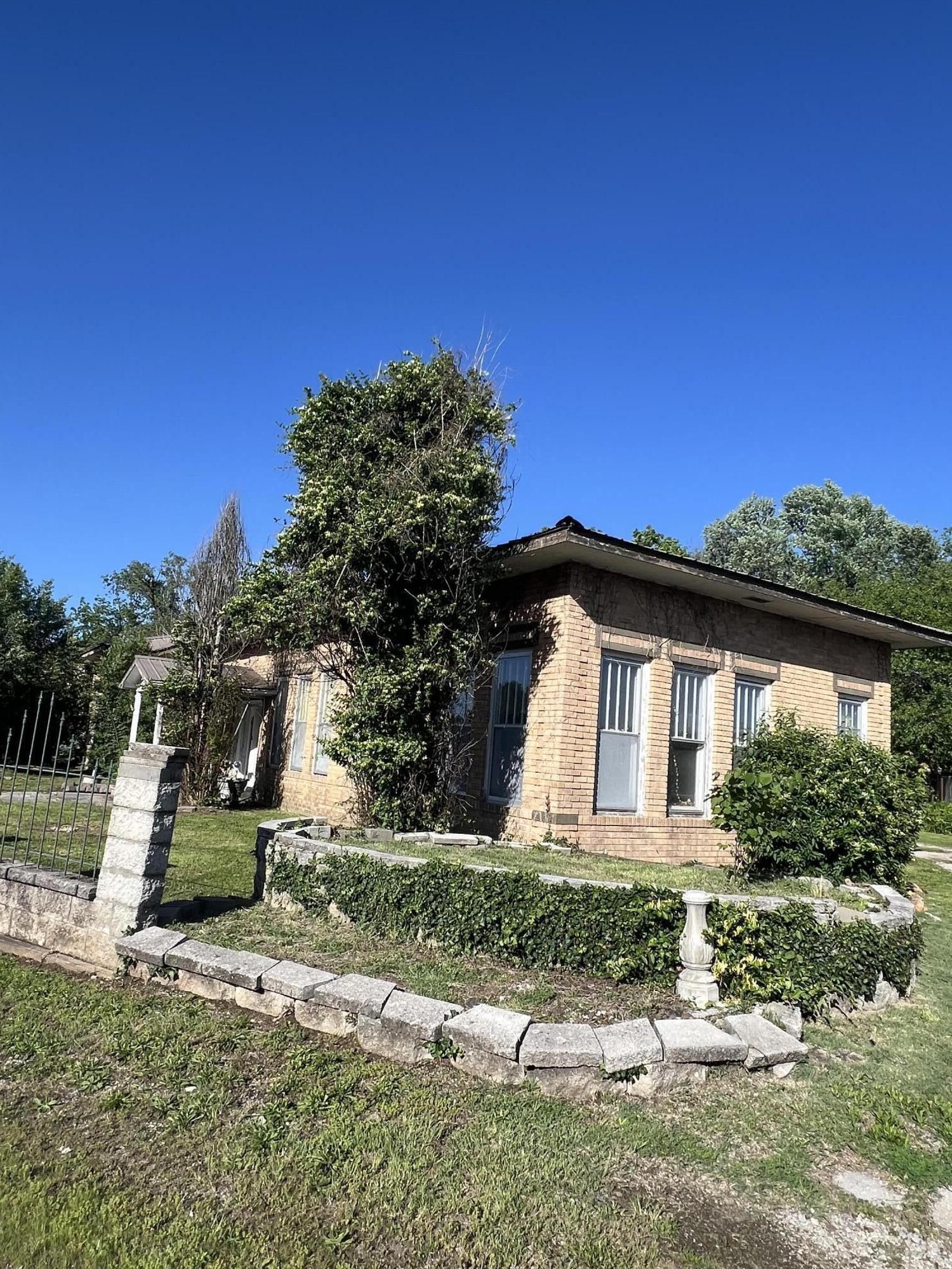 Lawrence-Not in List - Residential