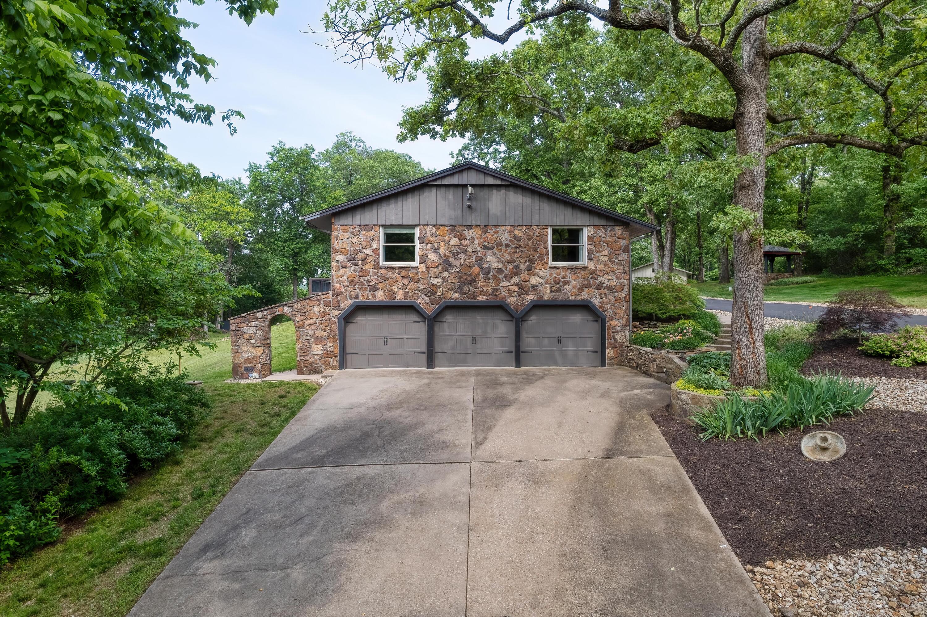 Whispering Oaks - Residential