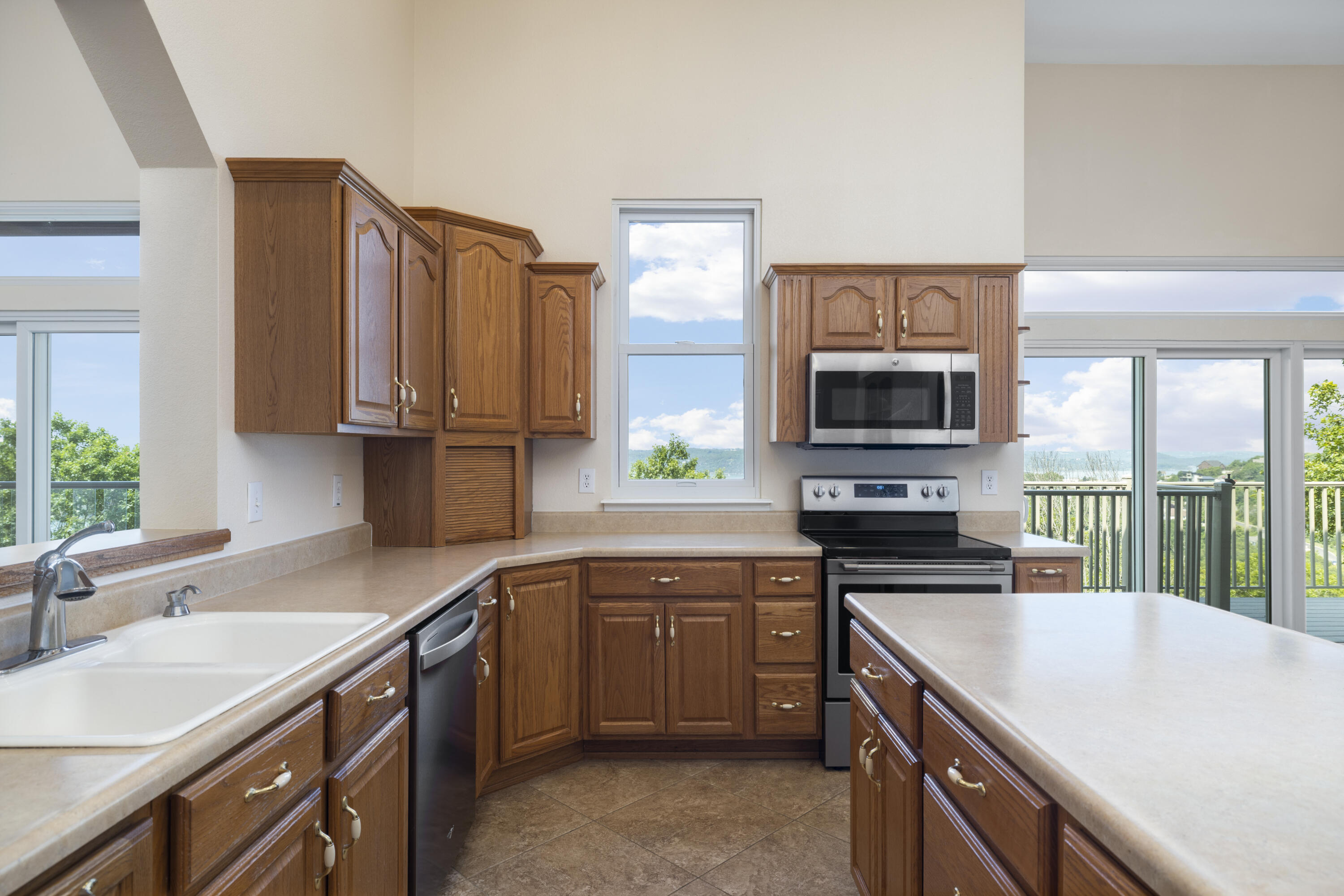 Emerald Pointe - Residential