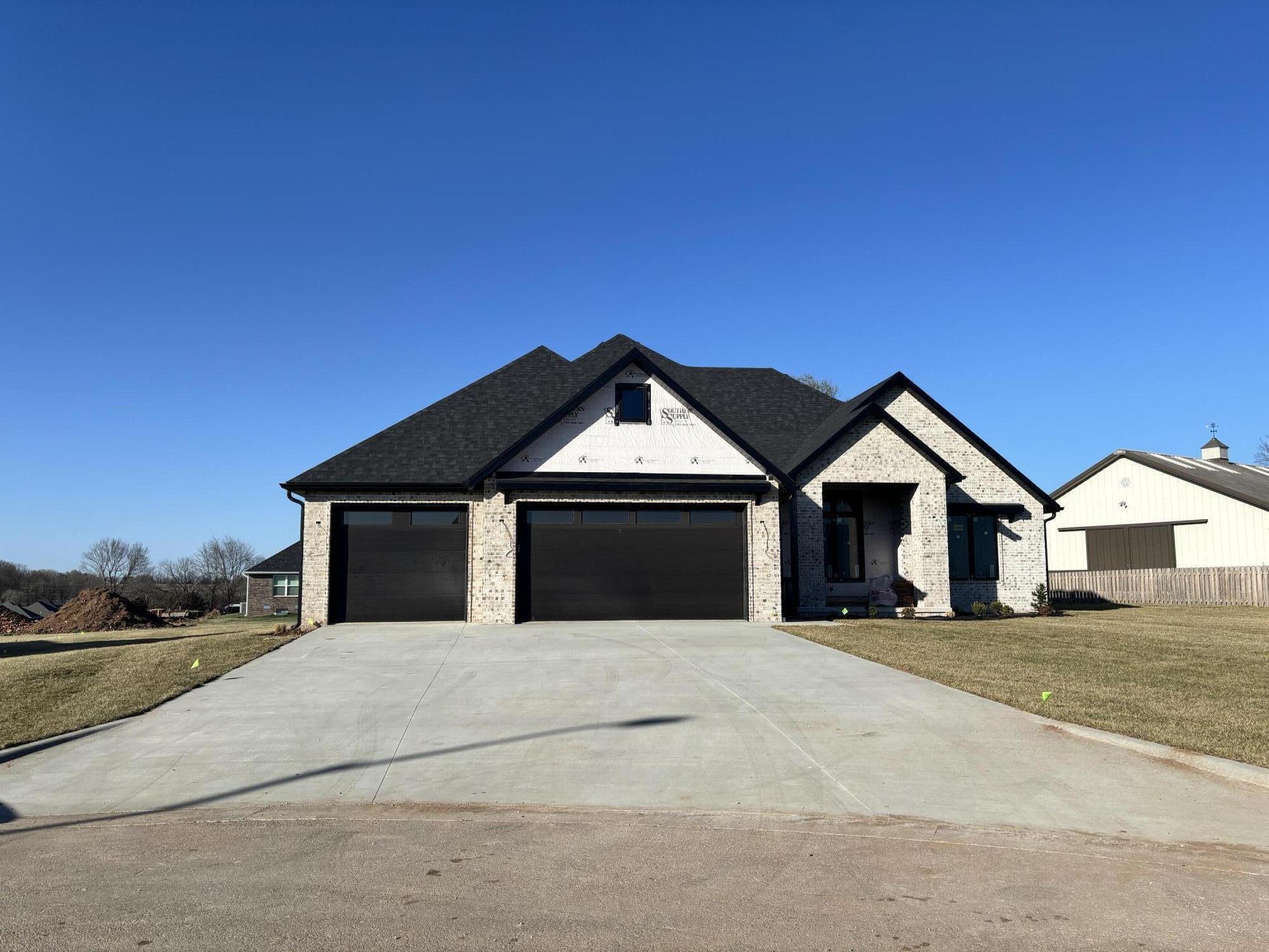Beautiful 4 bedroom 2 bath home in The Lakes At Wild Horse.