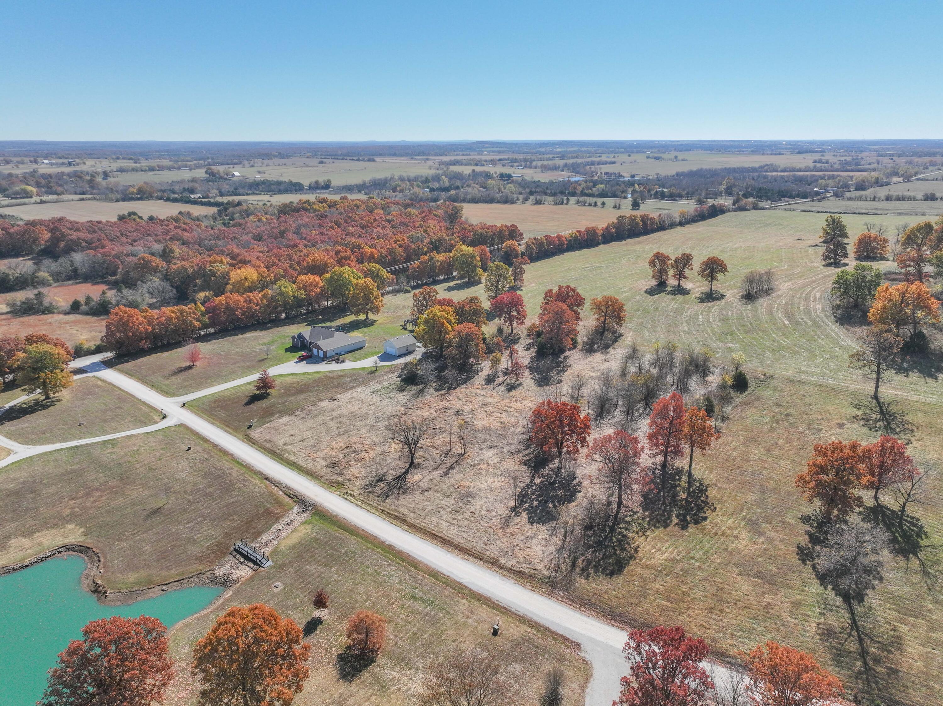 3.1 acres located in Southknoll subdivision in Bolivar!  This lot is the perfect spot to build your peaceful dream home.  Featuring mature timber, a view of the neighbor's pond across the street, vacant land to the South, and on a quiet cul-de-sac.  Quick access to Hwy 13!