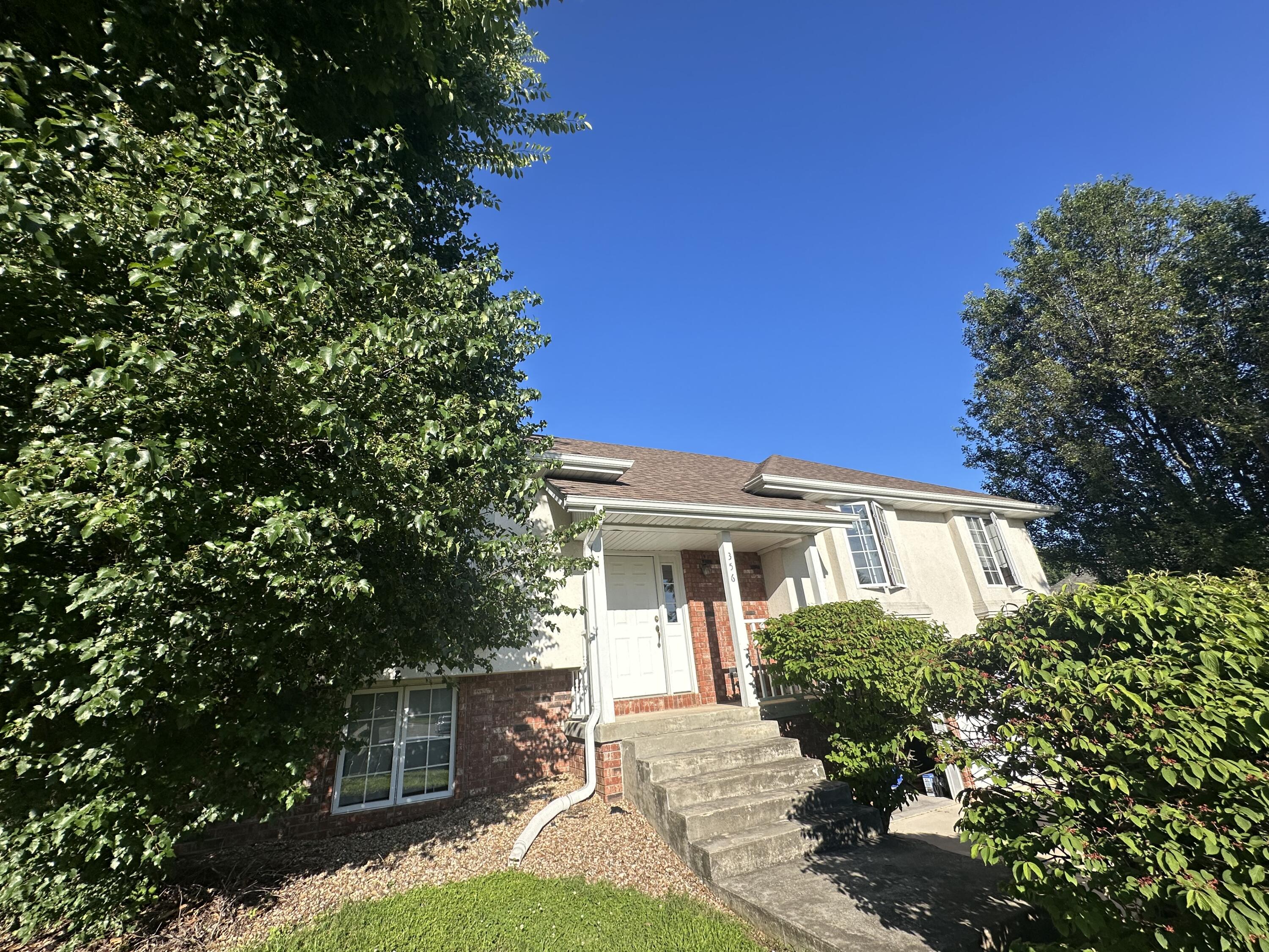 Super cute 2289 sq. ft.  split level home in Leabrooke Estates. New roof and HVAC, 4 bedrooms, 2.5 bathrooms, large lot and so much potential. Home is being sold AS IS and is in an estate.