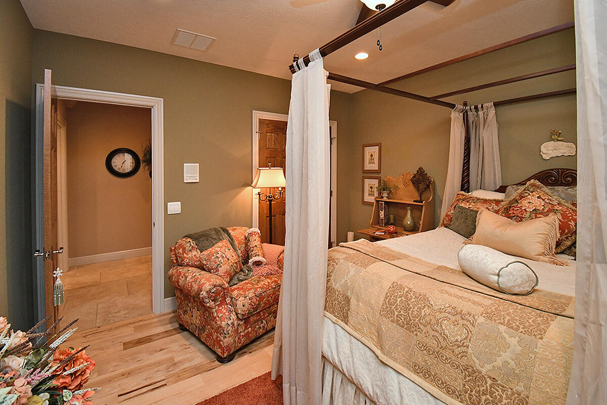 Eagle Crest Acreages - Residential