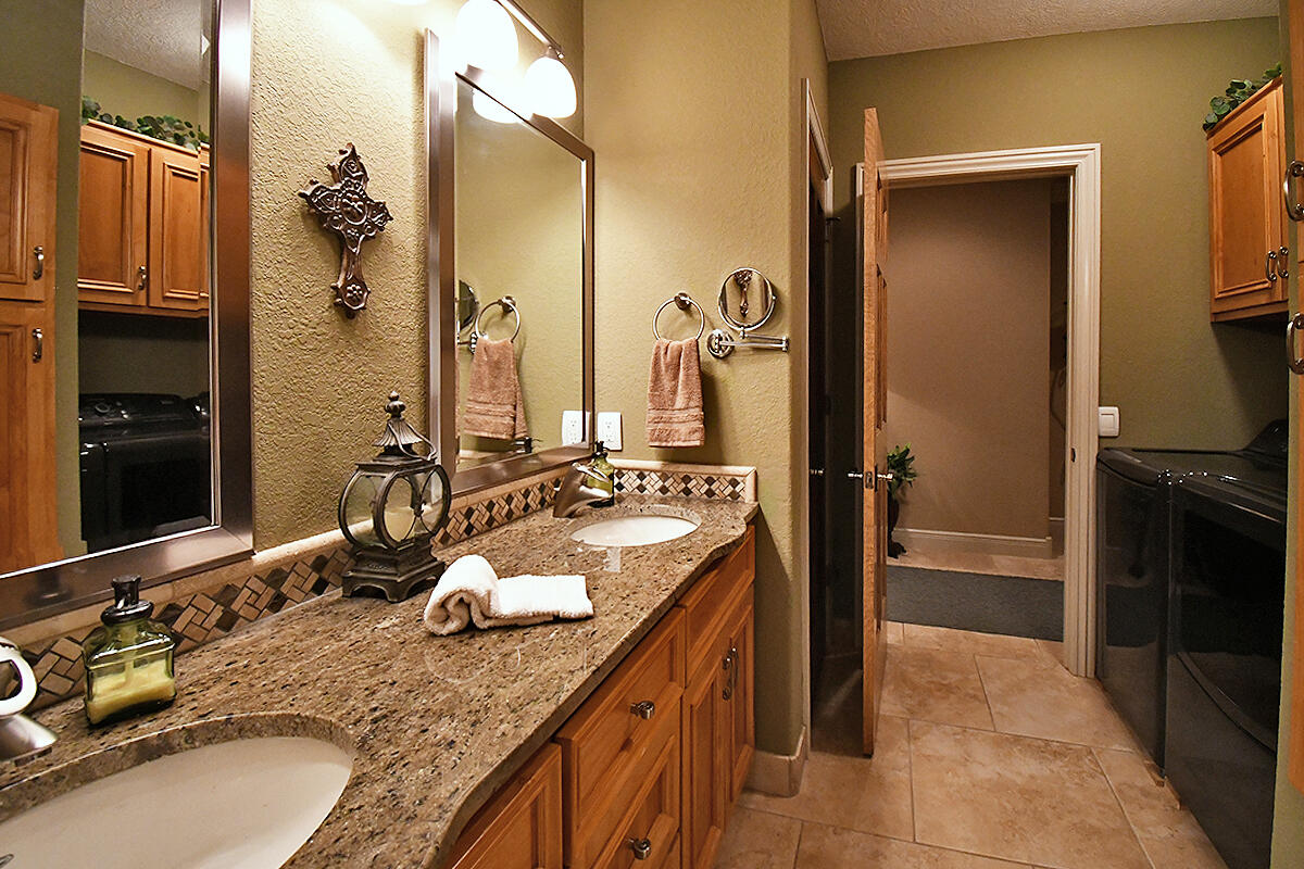 Eagle Crest Acreages - Residential