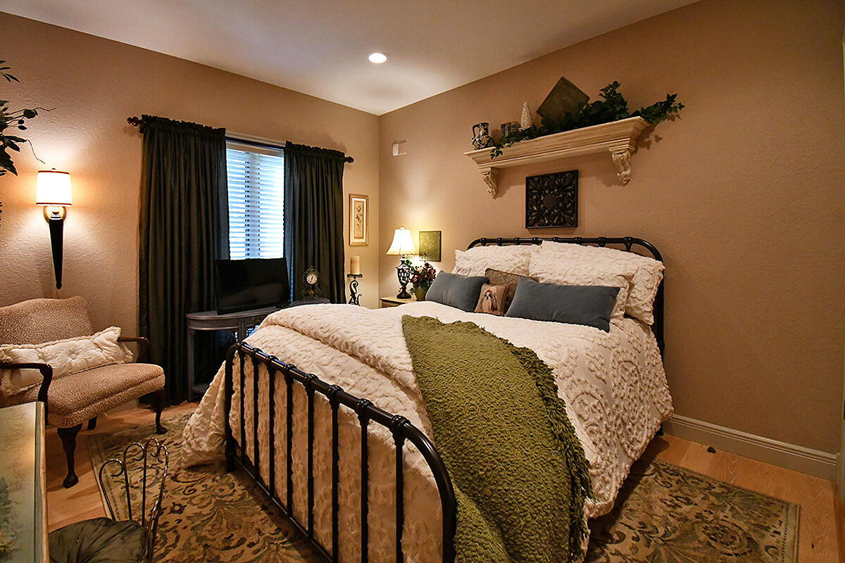 Eagle Crest Acreages - Residential