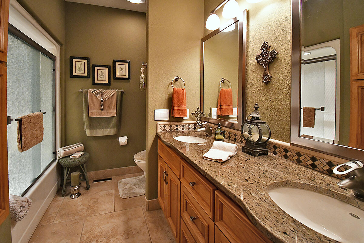 Eagle Crest Acreages - Residential