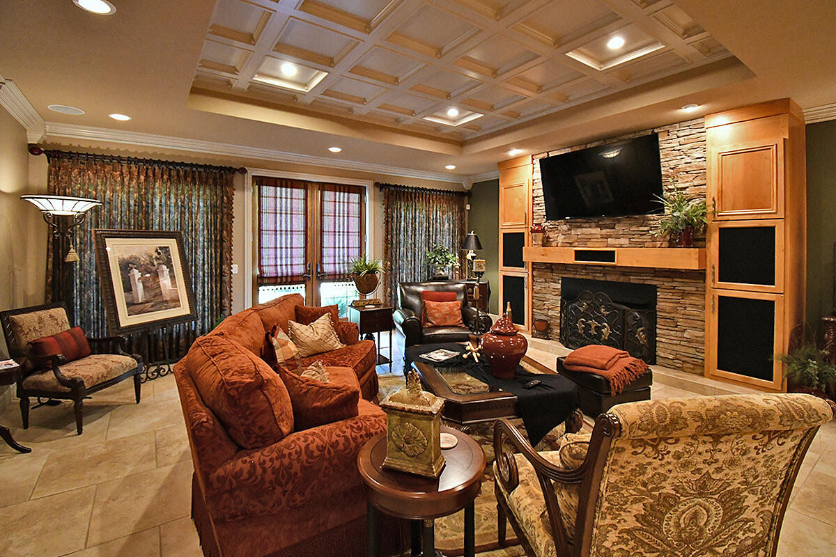 Eagle Crest Acreages - Residential
