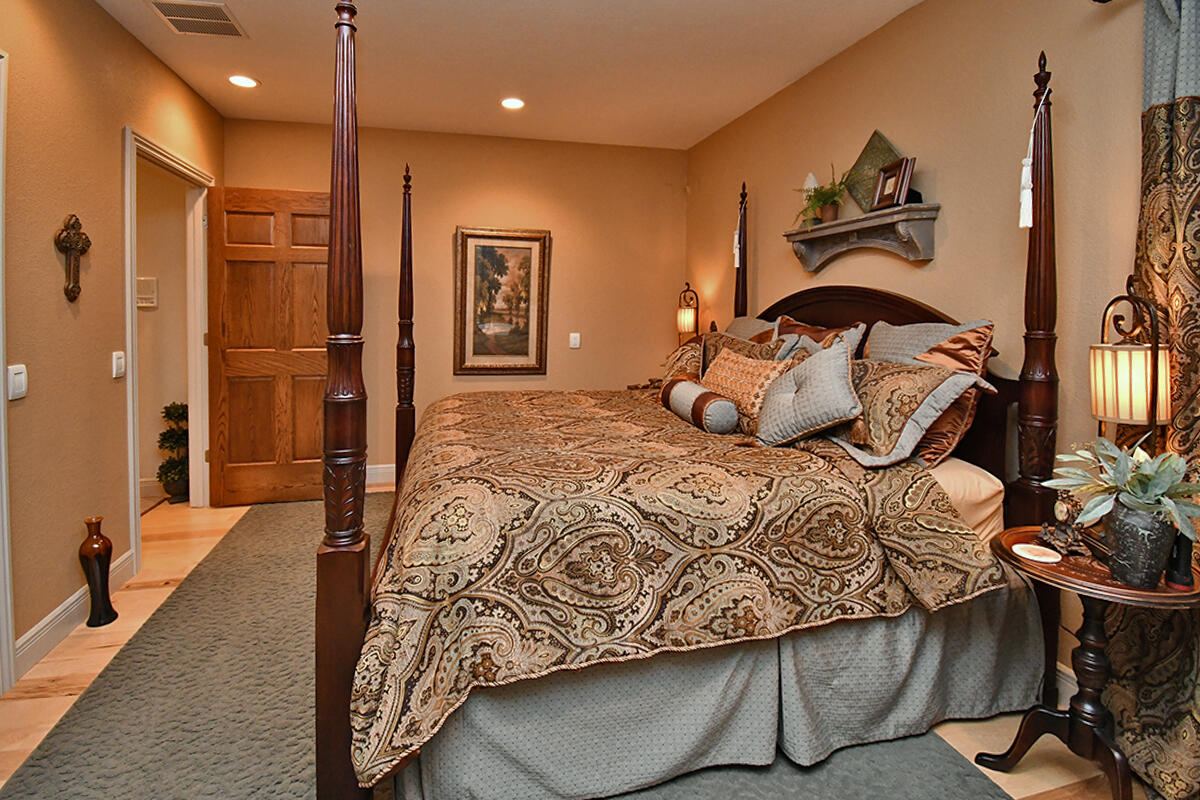 Eagle Crest Acreages - Residential