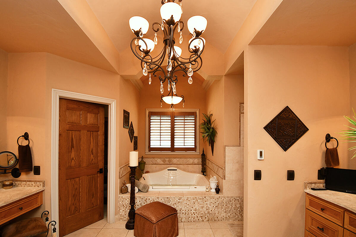 Eagle Crest Acreages - Residential