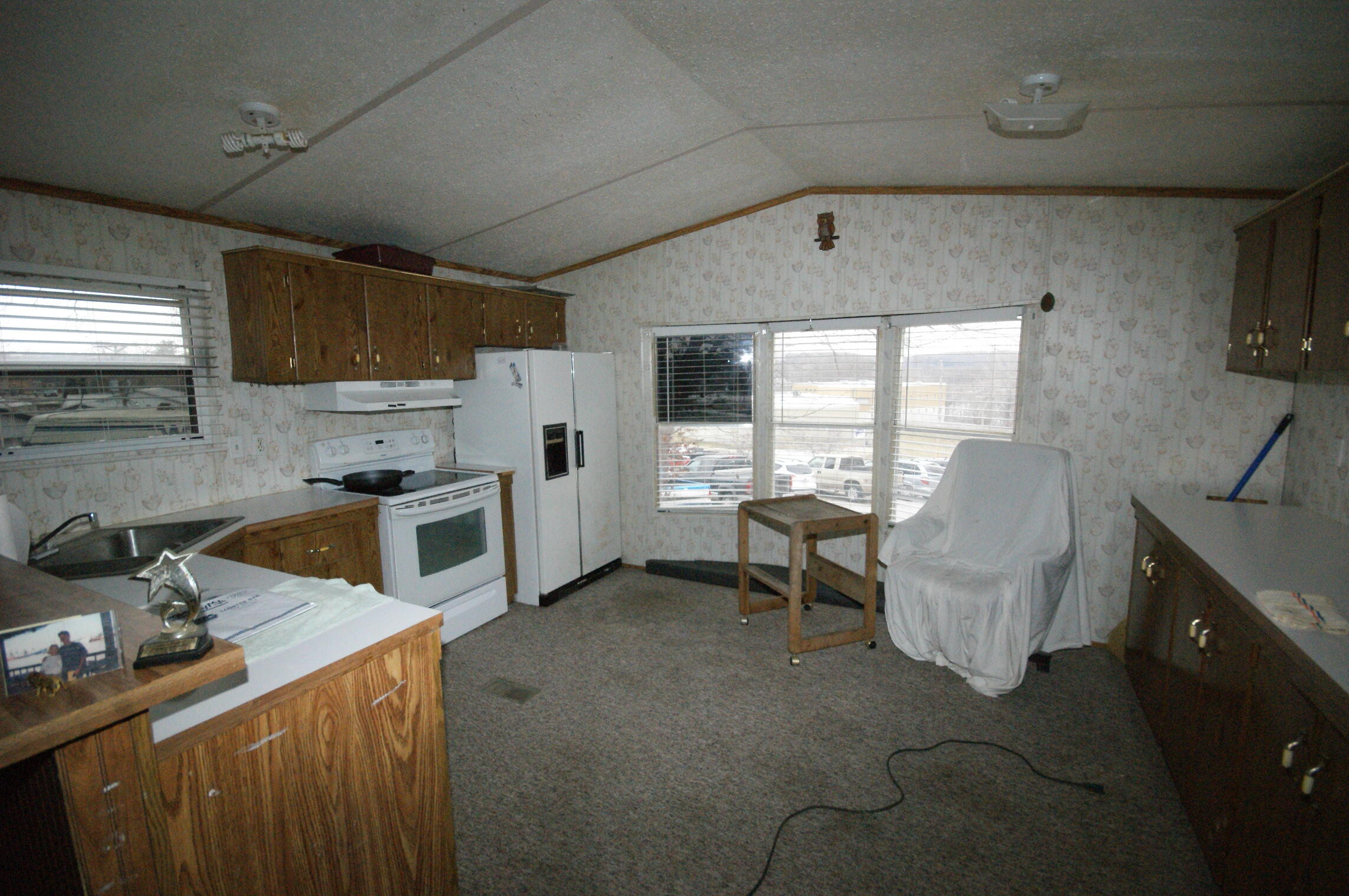 Photo 5 of 12 of 630 5th Street mobile home