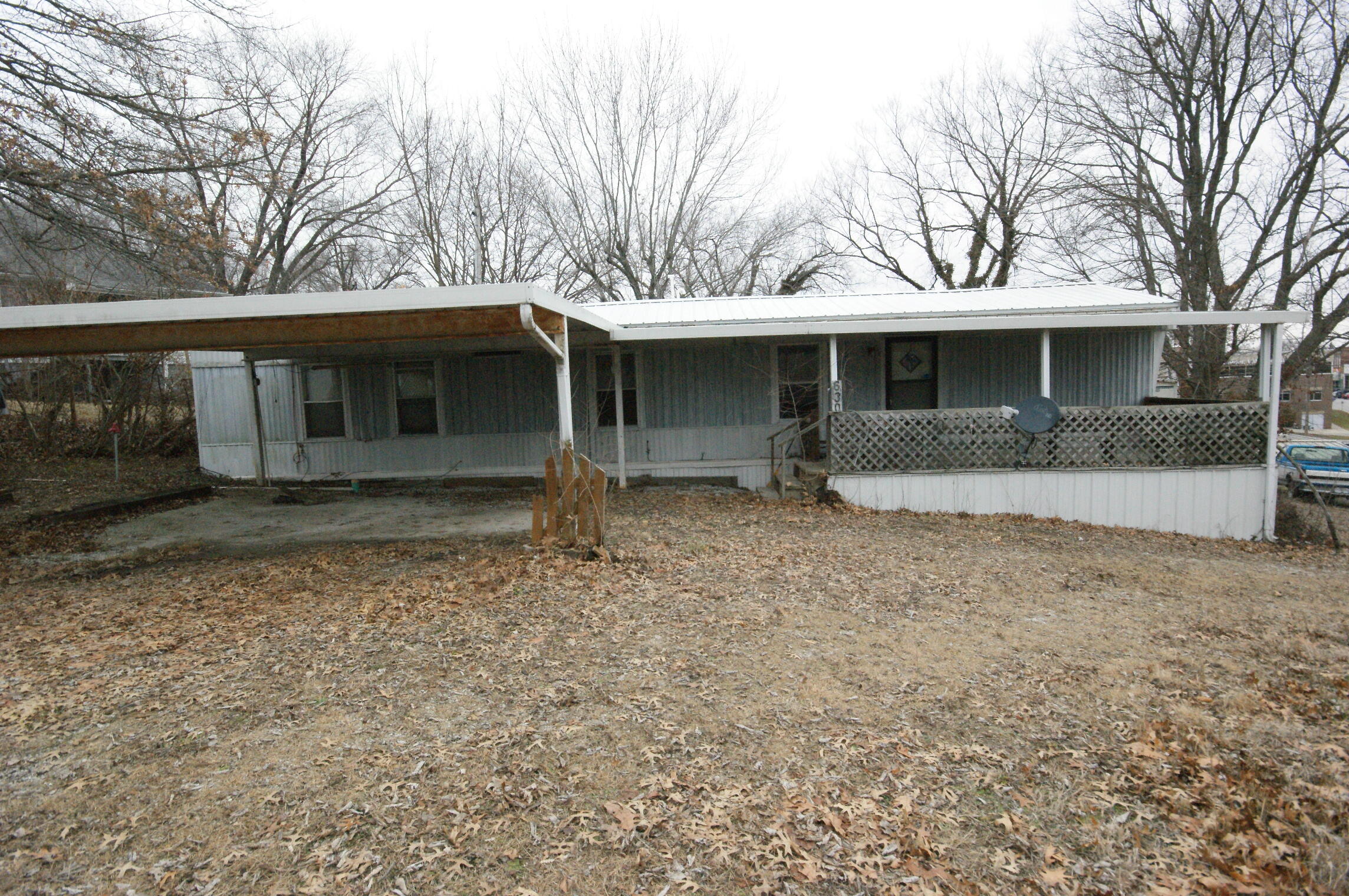 Photo 1 of 12 of 630 5th Street mobile home