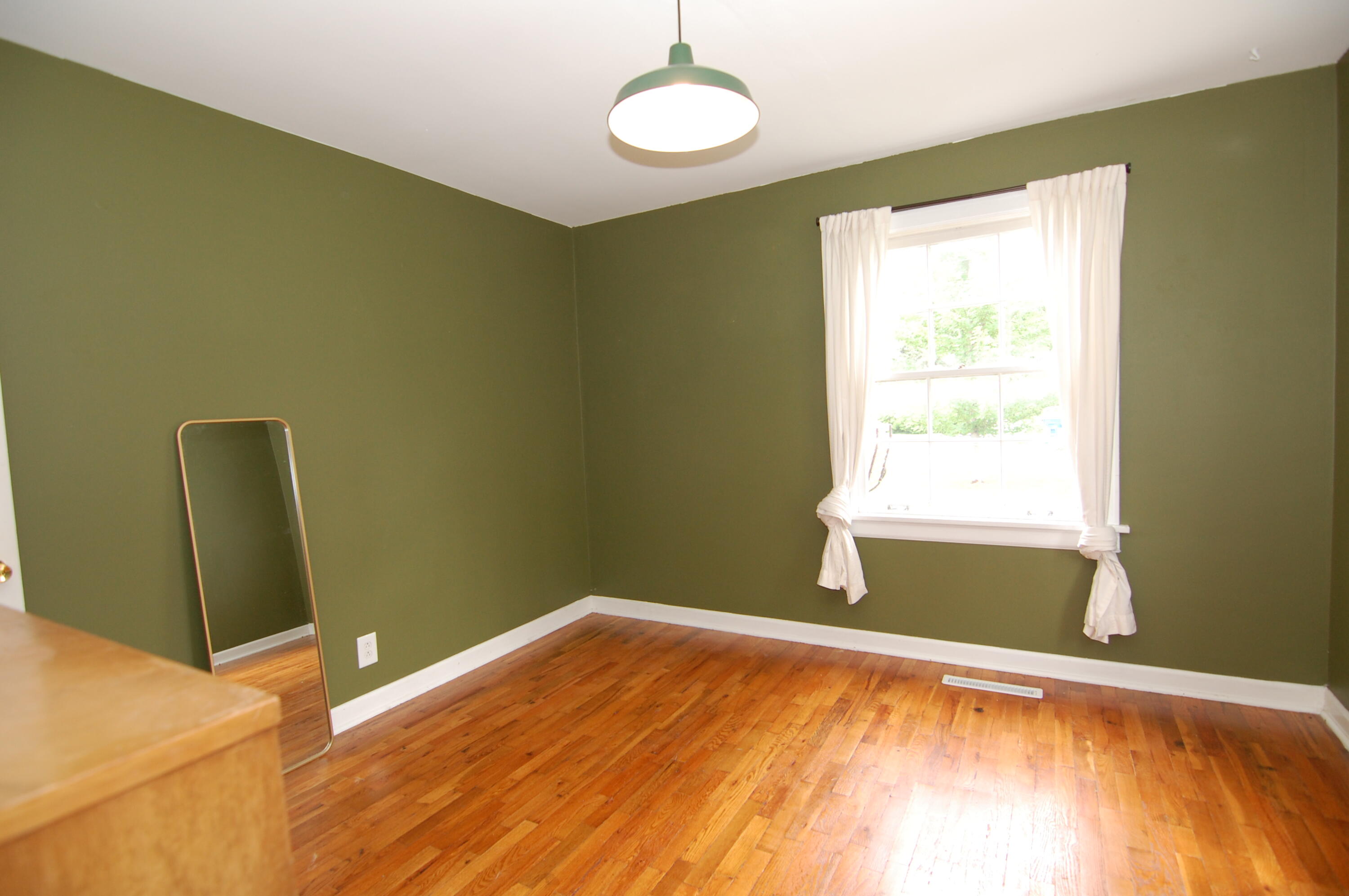 Rollston-Luster Pl - Residential