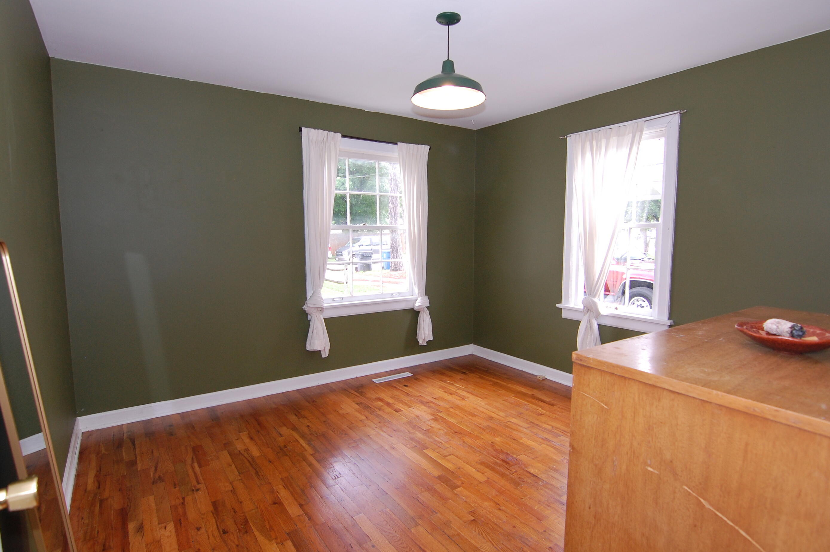 Rollston-Luster Pl - Residential