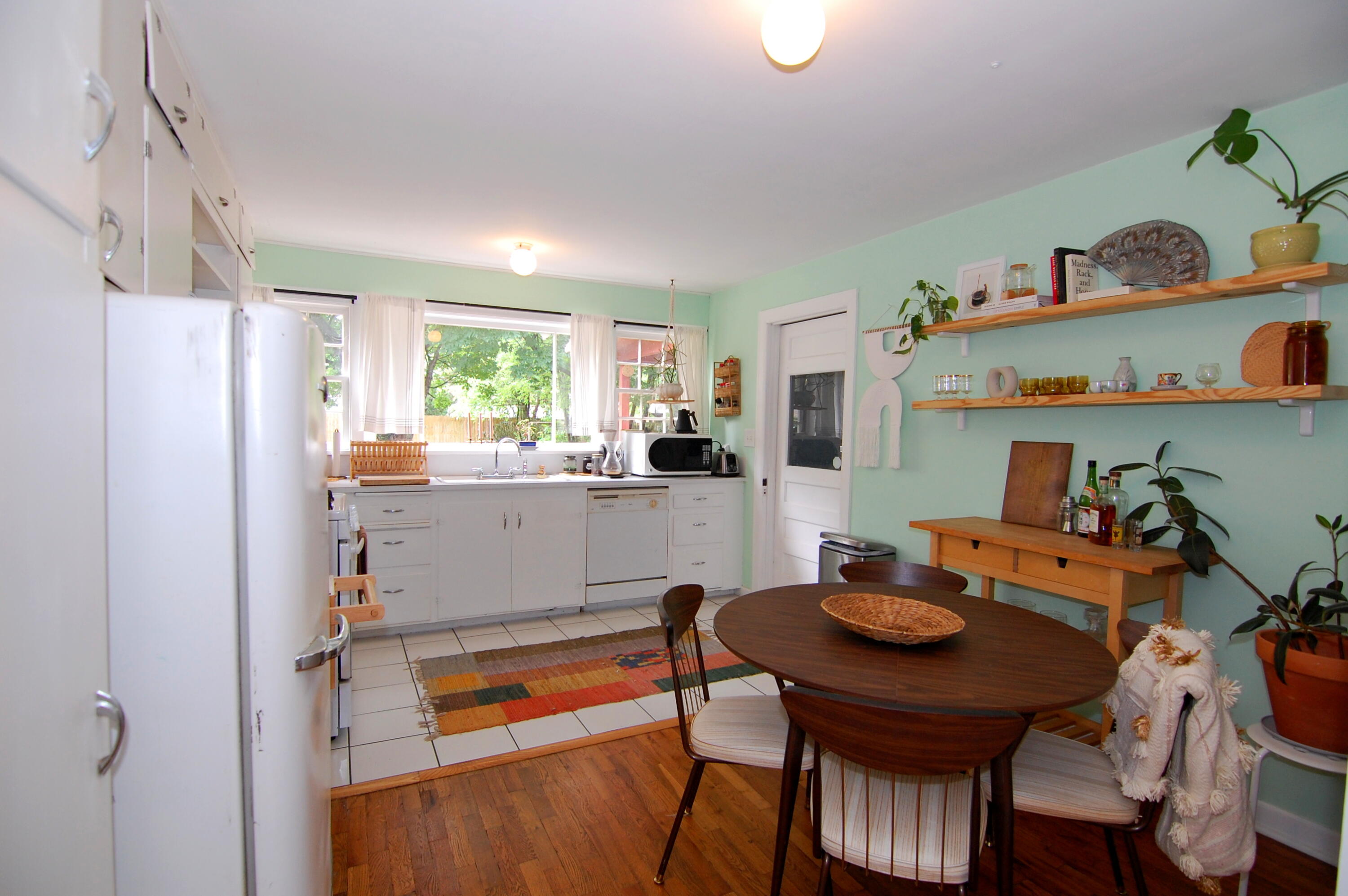 Rollston-Luster Pl - Residential