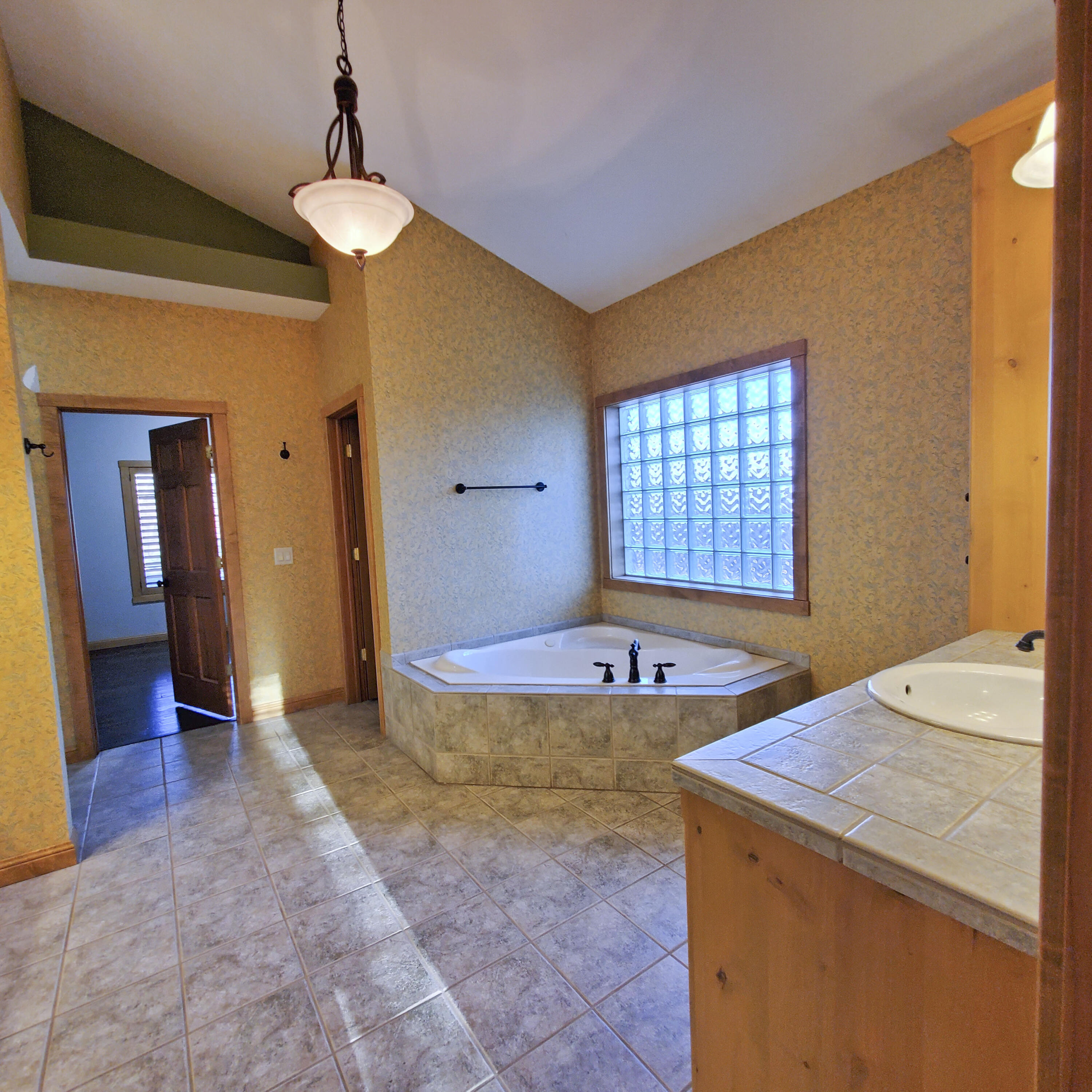 Emerald Pointe - Residential