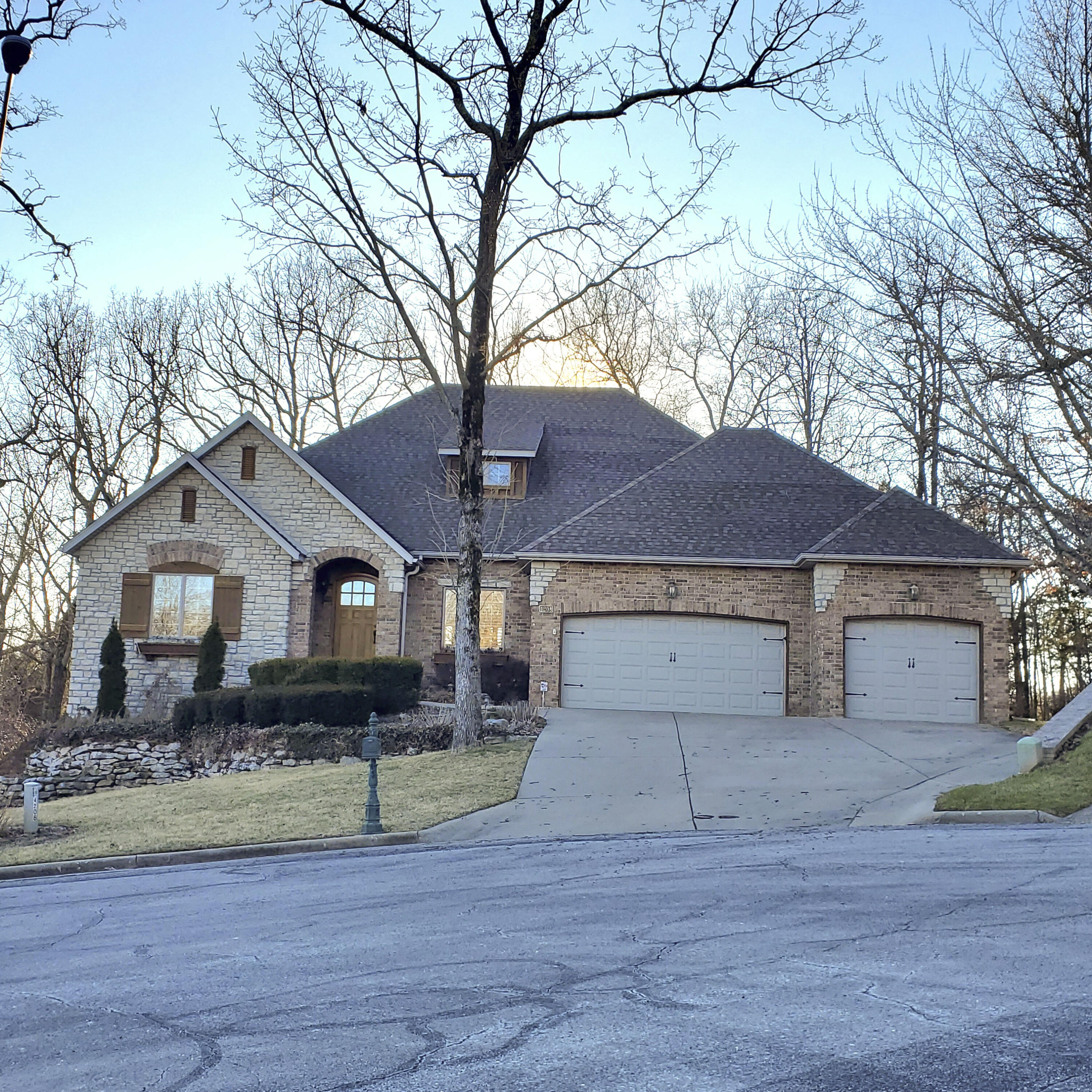 Emerald Pointe - Residential