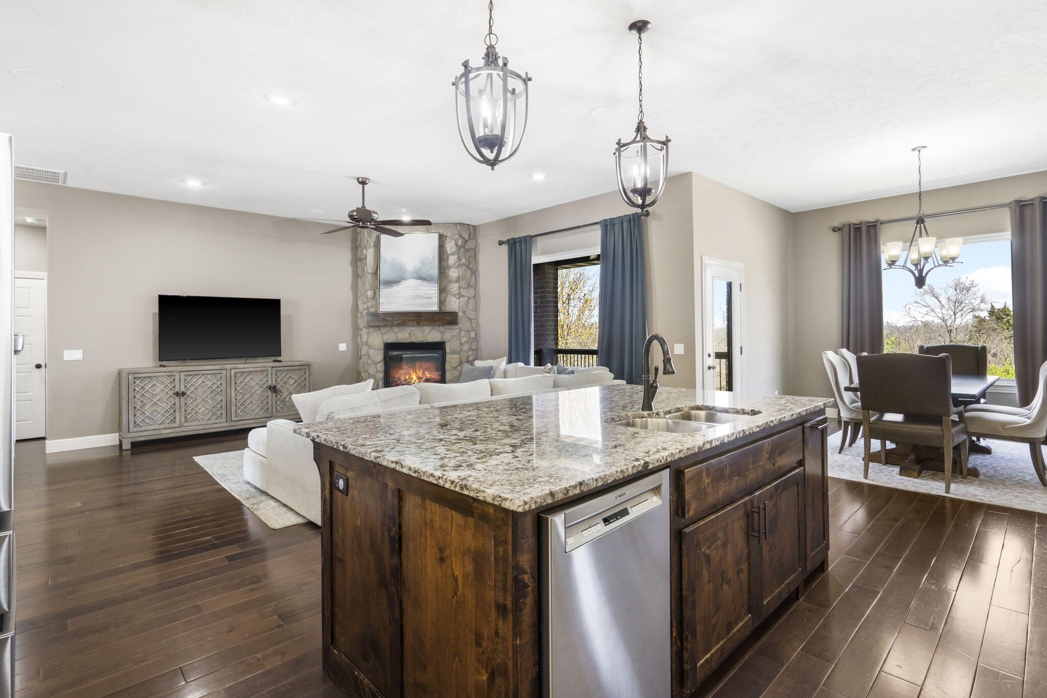 Lexington Square - Residential