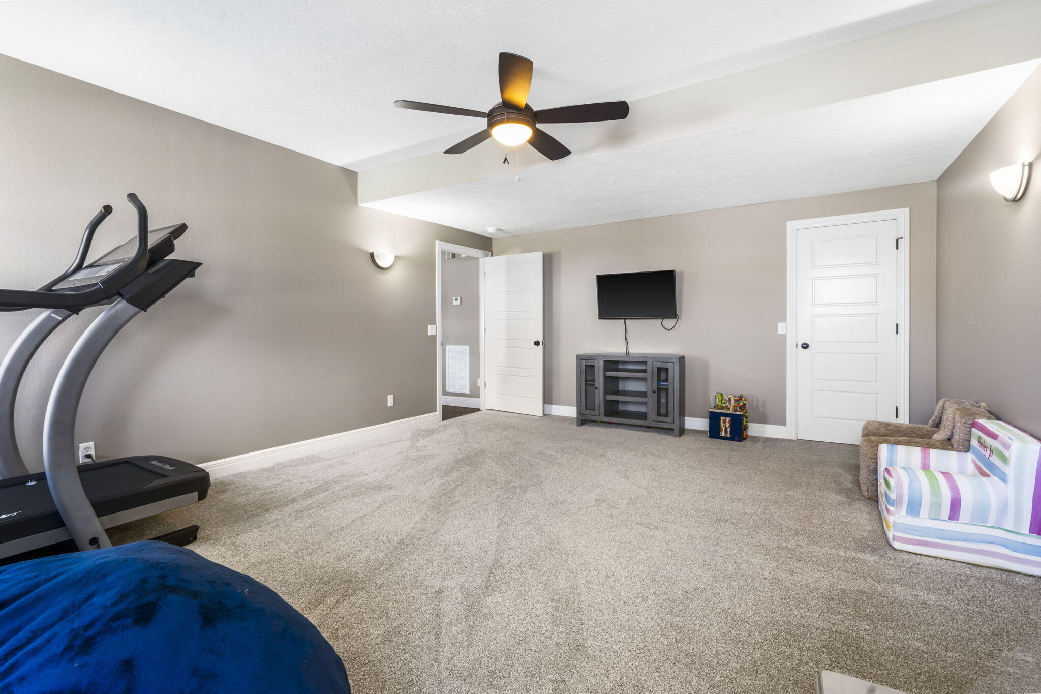 Lexington Square - Residential