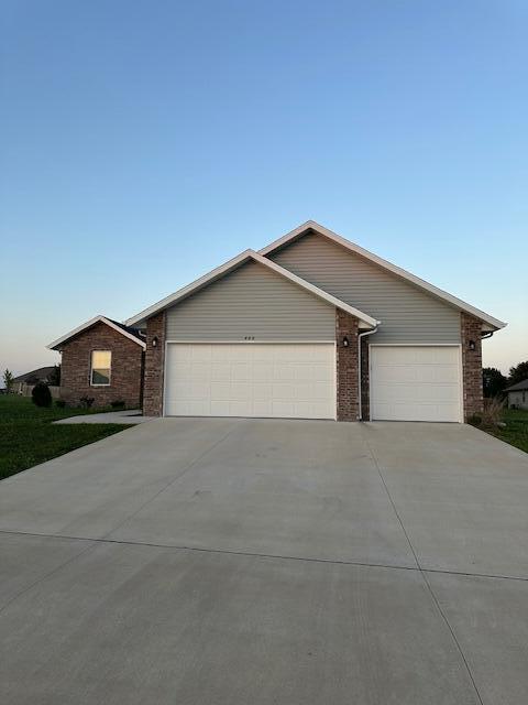 Beautiful home in Ozarks desirable location! This home is like new and ready for new owners with 3 bedrooms, 2 baths and 3 car garage. Open kitchen, walk-in pantry, granite countertops, vinyl plank flooring, covered patio and spacious yard. Call today to schedule your showing! Owner/Agent