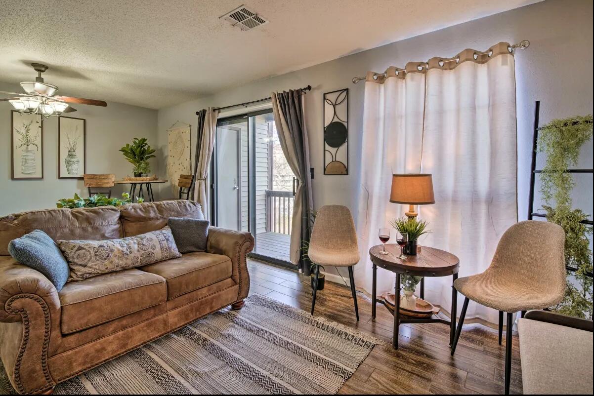 Pointe Royale Condos - Residential