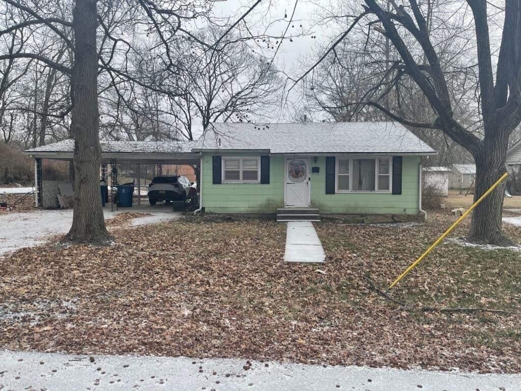 Great starter home or investment property.  House is on a corner lot and has many possibilities.  Property is being sold ''as is''