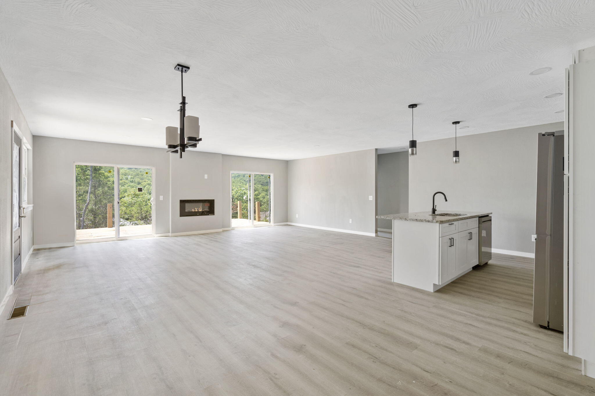 Oak Creek Parkway - Residential
