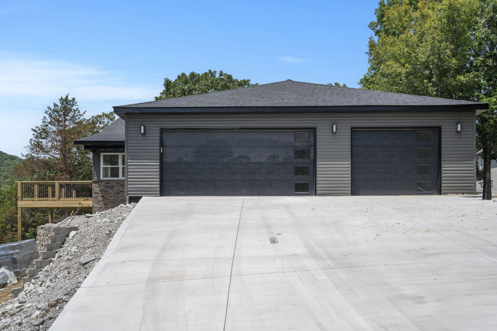 OPEN HOUSE SUNDAY AUGUST 6 - 11AM - 3PM - Brand New Construction Home in Oak Creek Parkway Subdivision. Built by Skymarlan Builders, LLC, This beautiful open floor plan home features 3 bedrooms, 2 baths, a large living room, an oversized 3 car garage, a John Deere Room, Full Stainless Steel Appliance package, Granite Countertops, an Electric Fireplace, Nest thermostat, and modern style lighting fixtures which makes this home bright and inviting. Relax and enjoy the BEAUTIFUL mountain views and breezes from the large platform deck. This is the perfect home to enjoy your family either as your permanent home or just for a vacation home. This home is almost completed and will be move in ready within a few of weeks! This subdivision does not allow short term rentals. Call today to schedule your private showing!