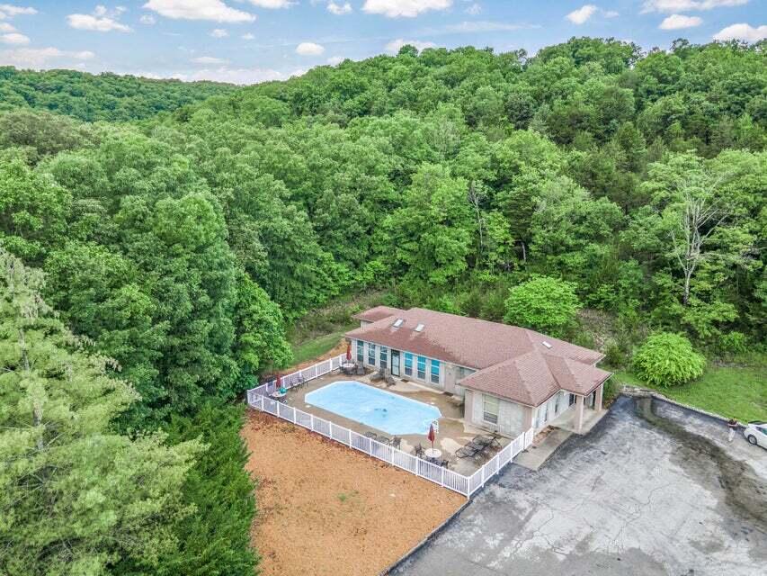 Oak Creek Parkway - Residential