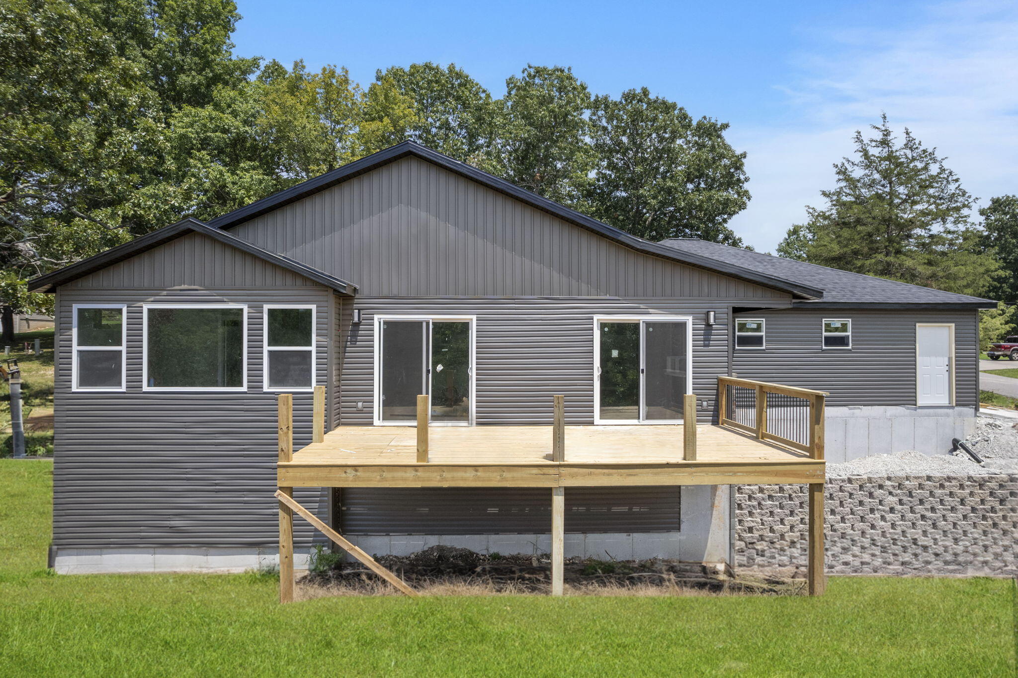 Oak Creek Parkway - Residential