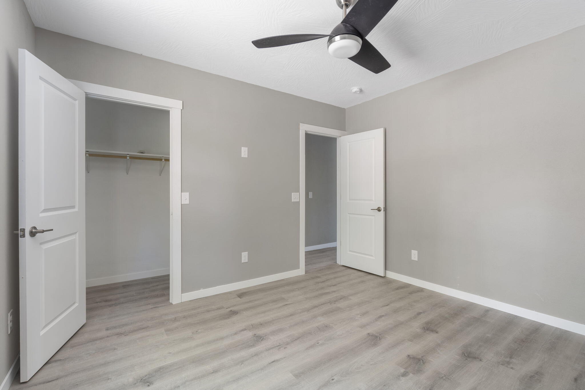 Oak Creek Parkway - Residential