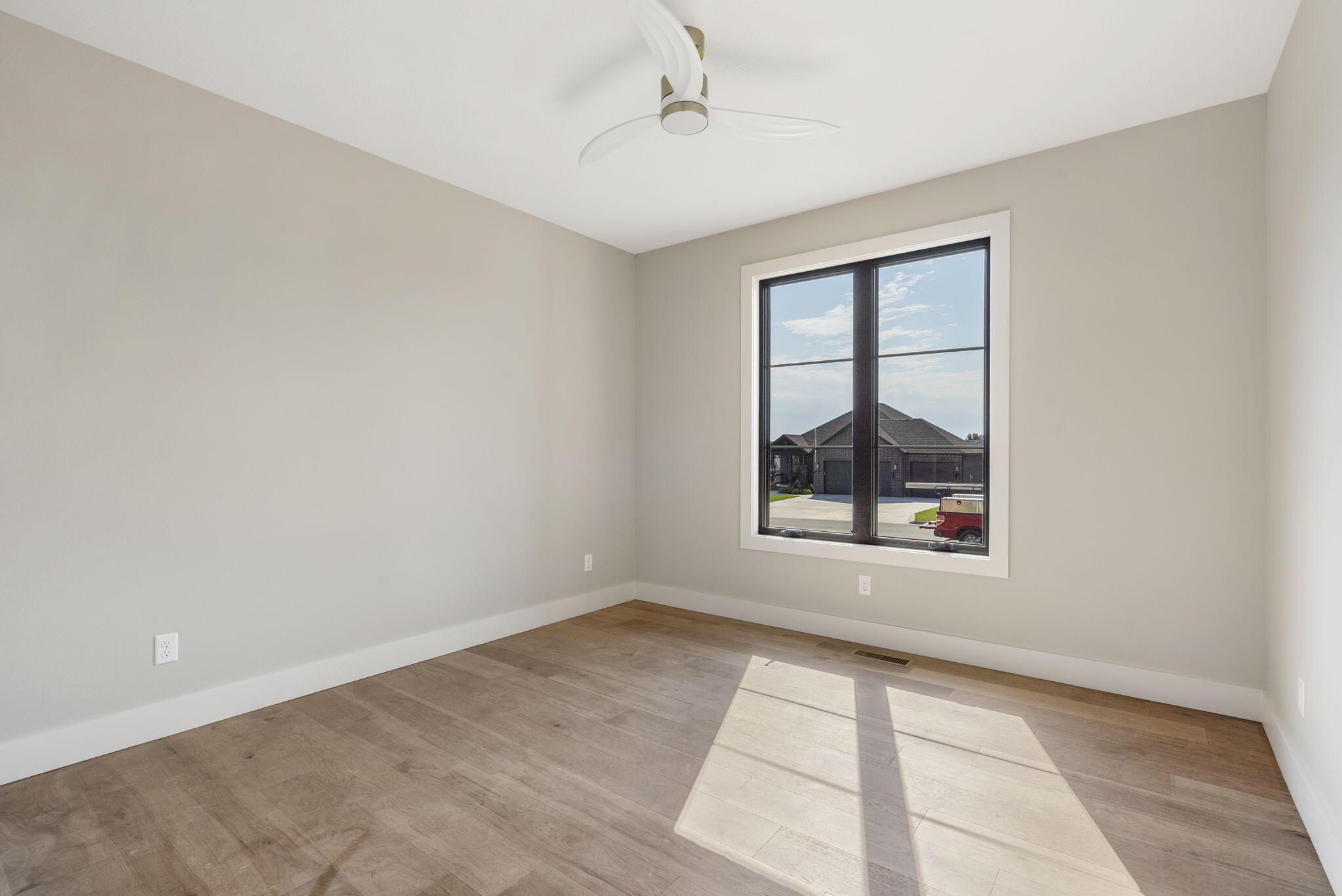 The Lakes Wild Horse - Residential