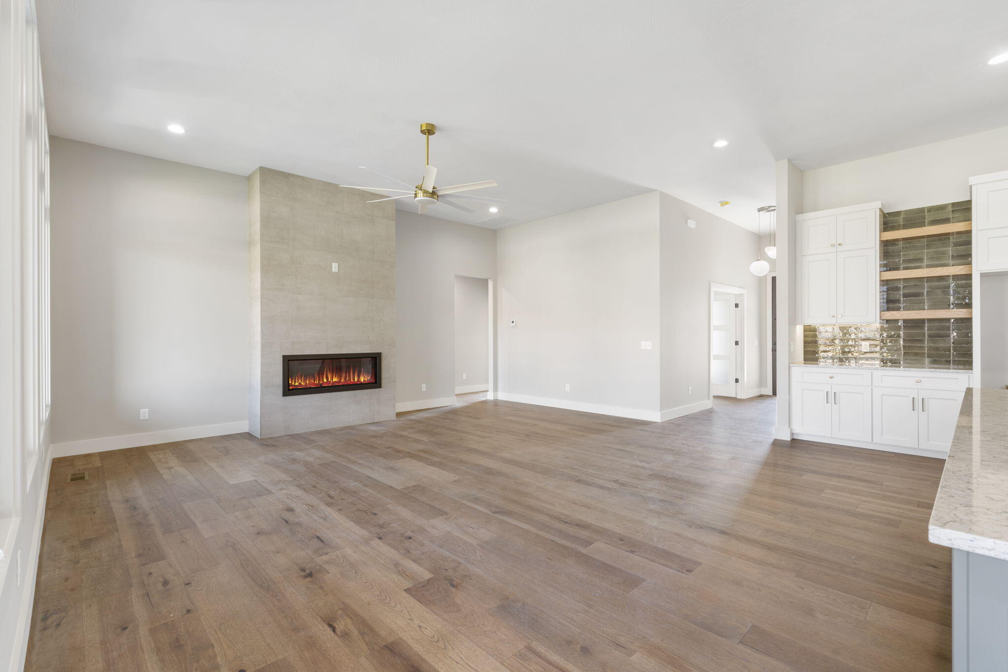 The Lakes Wild Horse - Residential